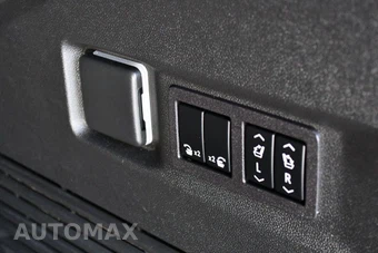 2023 GMC Yukon Denali Ultimate 5SB - miniatura 18