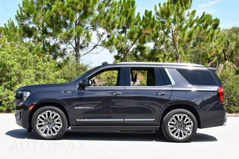 2023 GMC Yukon Denali Ultimate 5SB - miniatura 29