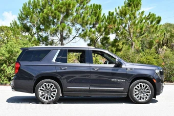 2023 GMC Yukon Denali Ultimate 5SB - miniatura 7