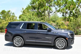 2023 GMC Yukon Denali Ultimate 5SB - miniatura 8