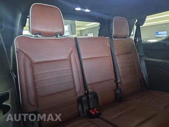 2023 GMC Yukon Denali Ultimate 5SB - miniatura 11