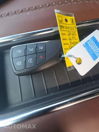 2023 GMC Yukon Denali Ultimate 5SB - miniatura 8