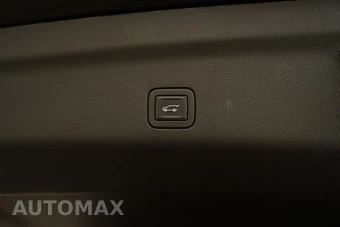 2023 GMC Yukon Denali Ultimate 5SB - miniatura 30