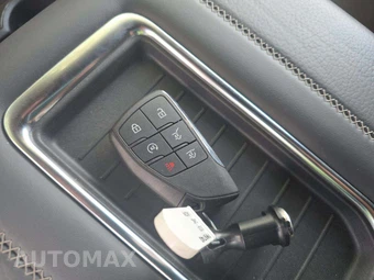 2023 GMC Yukon Denali XL - miniatura 8