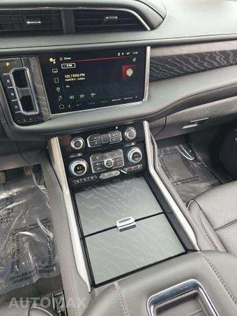 2023 GMC Yukon Denali XL - miniatura 10