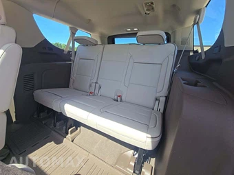 2023 GMC Yukon Denali XL - miniatura 11
