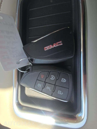 2023 GMC Yukon Denali XL - miniatura 5