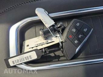 2023 GMC Yukon Denali XL - miniatura 8