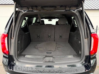 2023 GMC Yukon Denali XL 5SA - miniatura 12