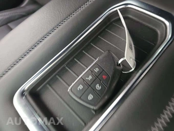 2023 GMC Yukon Denali XL 5SA - miniatura 8