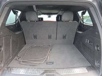 2023 GMC Yukon Denali XL Ultimate 5SB - miniatura 17