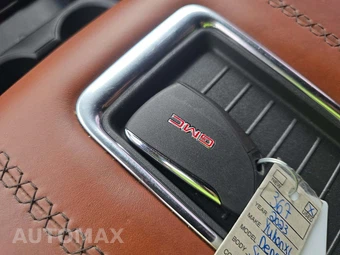 2023 GMC Yukon Denali XL Ultimate 5SB - miniatura 8