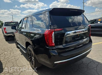 2023 GMC Yukon SLT - miniatura 3