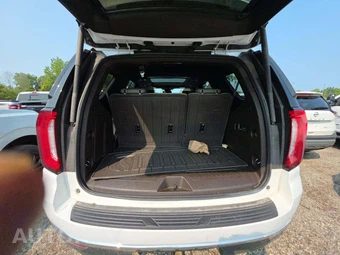 2023 GMC Yukon SLT - miniatura 15