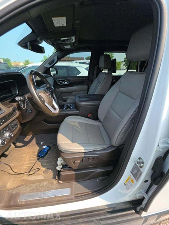 2023 GMC Yukon SLT - miniatura 6