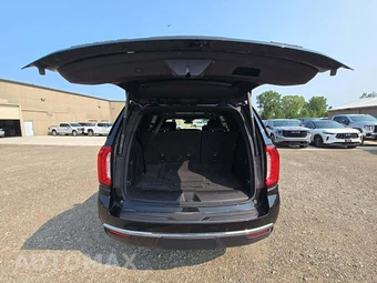 2023 GMC Yukon SLT - miniatura 12