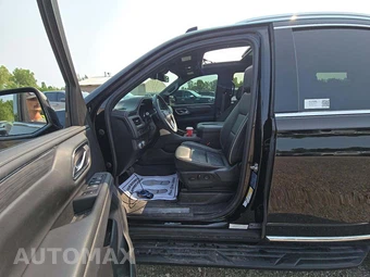 2023 GMC Yukon SLT - miniatura 3