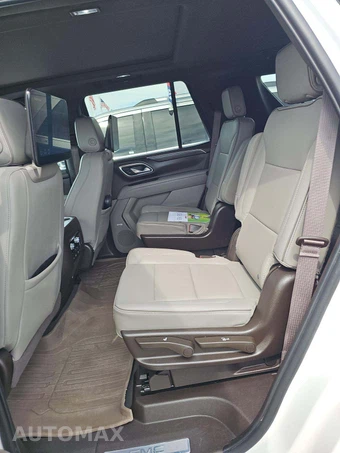 2023 GMC Yukon SLT - miniatura 13