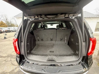 2023 GMC Yukon SLT 4SA - miniatura 12
