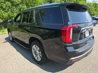 2023 GMC Yukon SLT 4SA - miniatura 2