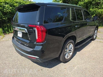 2023 GMC Yukon SLT 4SA - miniatura 3