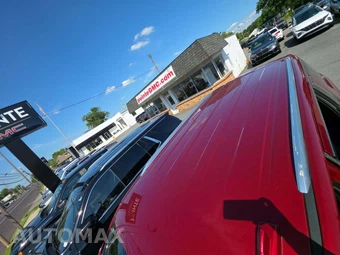 2023 GMC Yukon SLT 4SA - miniatura 12