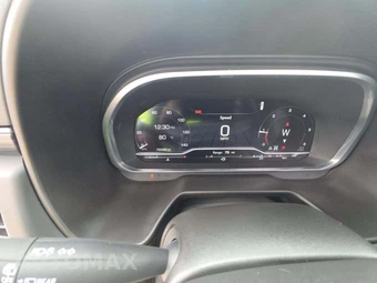 2023 GMC Yukon SLT 4SA - miniatura 9