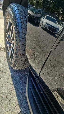 2023 GMC Yukon XL AT4 - miniatura 2