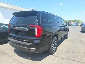 2023 GMC Yukon XL AT4 4SB - miniatura 4