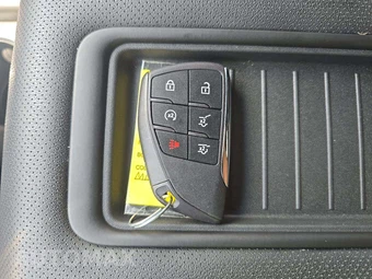 2023 GMC Yukon XL AT4 4SB - miniatura 5