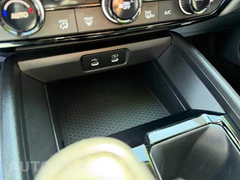 2023 Honda Accord Hybrid EX-L w/o BSI - miniatura 17