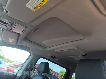 2023 Honda Odyssey Touring 118.1" WB - miniatura 19