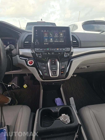 2023 Honda Odyssey Touring 118.1" WB - miniatura 10