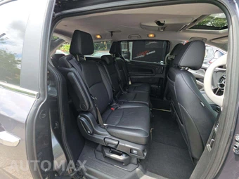2023 Honda Odyssey Touring 118.1" WB - miniatura 17