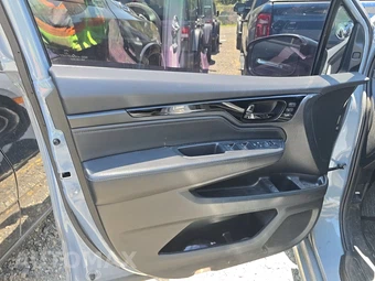 2023 Honda Odyssey Touring 118.1" WB - miniatura 9