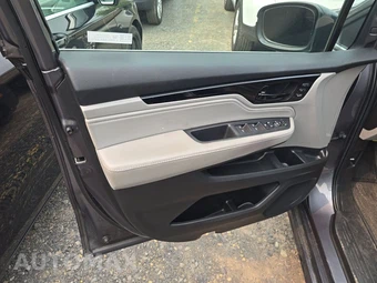 2023 Honda Odyssey Touring 118.1" WB - miniatura 9