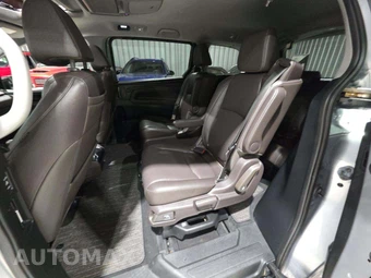 2023 Honda Odyssey Touring 118.1" WB - miniatura 10