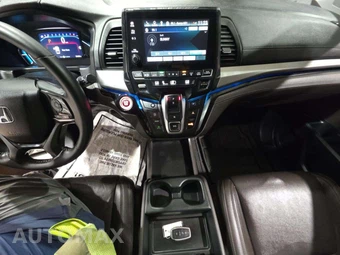 2023 Honda Odyssey Touring 118.1" WB - miniatura 7