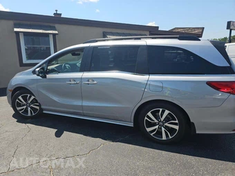 2023 Honda Odyssey Touring 118.1" WB - miniatura 2