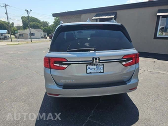 2023 Honda Odyssey Touring 118.1" WB - miniatura 3