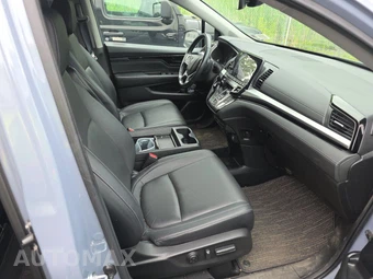 2023 Honda Odyssey Touring 118.1" WB - miniatura 8