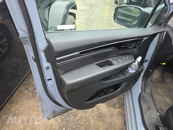 2023 Honda Odyssey Touring 118.1" WB - miniatura 9