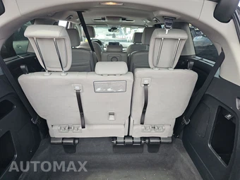 2023 Honda Odyssey Touring 118.1" WB - miniatura 17