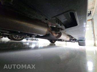 2023 Honda Odyssey Touring 118.1" WB - miniatura 18