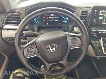 2023 Honda Odyssey Touring 118.1" WB - miniatura 10