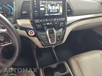 2023 Honda Odyssey Touring 118.1" WB - miniatura 11