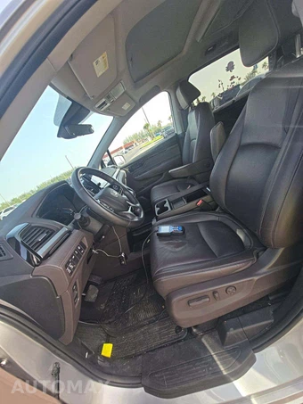 2023 Honda Odyssey Touring 118.1" WB - miniatura 6