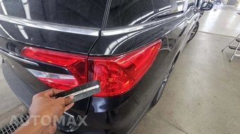 2023 Honda Odyssey Touring 118.1" WB - miniatura 24