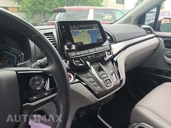 2023 Honda Odyssey Touring 118.1" WB - miniatura 10