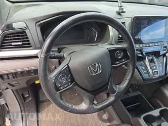 2023 Honda Odyssey Touring 118.1" WB - miniatura 10